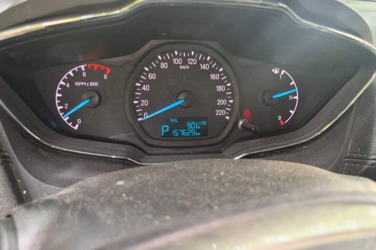 Used Ford Escort 2015 1.5L Automatic Fashion Model Odometer Close Up