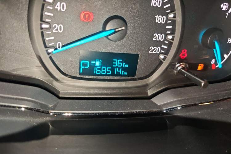 Used Ford Escort 2015 1.5L Automatic Fashion Model Odometer Close Up