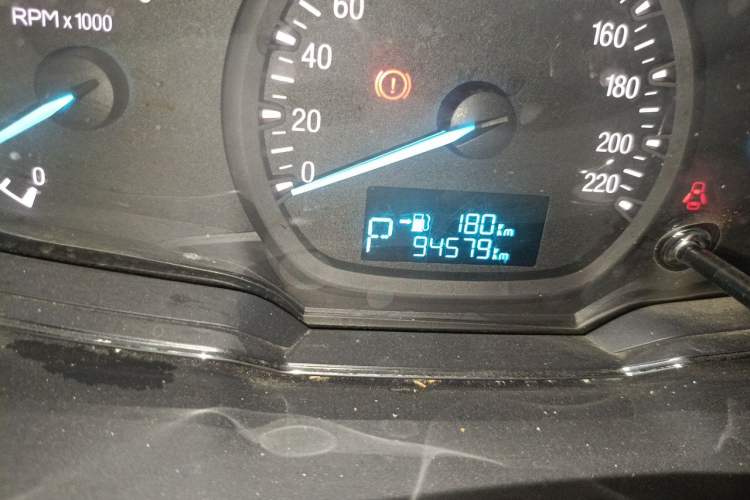 Used Ford Escort 2015 1.5L Automatic Fashion Model Odometer Close Up