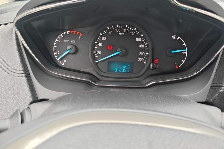 Used Ford Escort 2015 1.5L Manual Fashion Edition Odometer Close Up