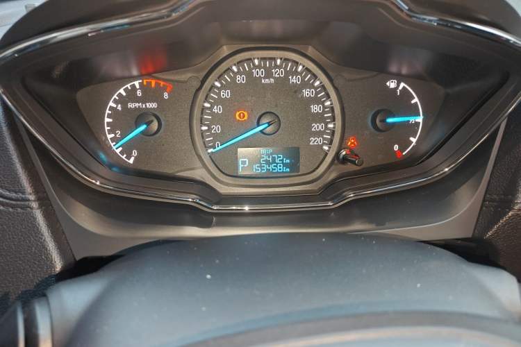 Used Ford Escort 2015 1.5L Automatic Fashion Model Odometer Close Up