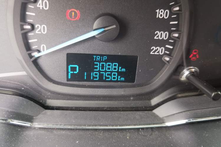 Used Ford Escort 2015 1.5L Automatic Fashion Model Odometer Close Up