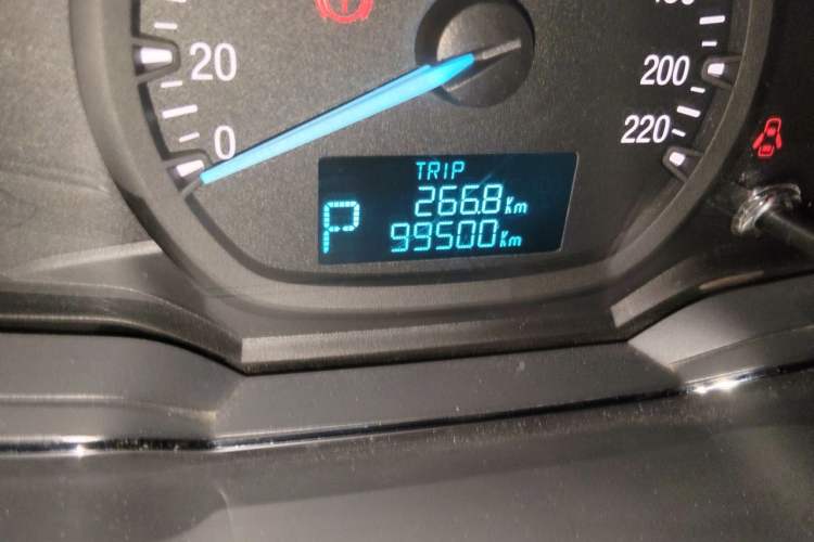 Used Ford Escort 2015 1.5L Automatic Fashion Model Odometer Close Up