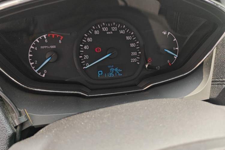 Used Ford Escort 2015 1.5L Automatic Fashion Model Odometer Close Up