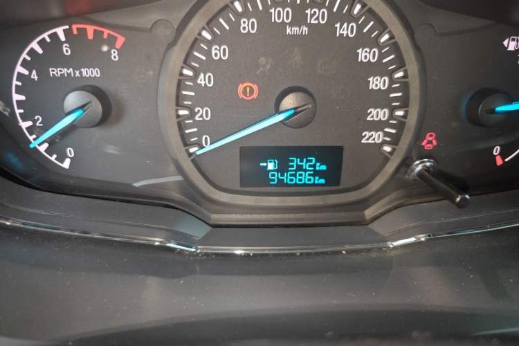 Used Ford Escort 2015 1.5L Manual Fashion Edition Odometer Close Up
