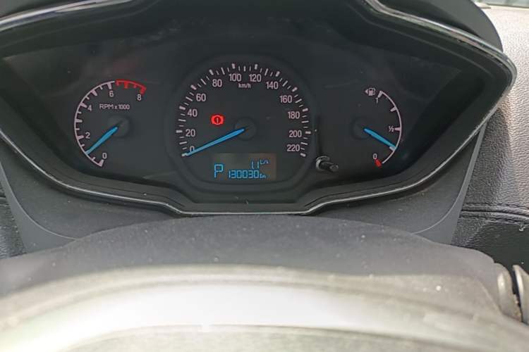 Used Ford Escort 2015 1.5L Automatic Fashion Model Odometer Close Up