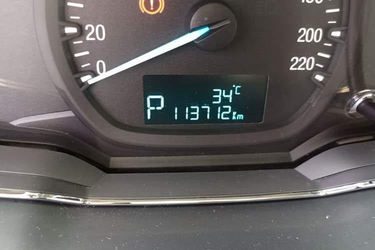 Used Ford Escort 2015 1.5L Automatic Fashion Model Odometer Close Up
