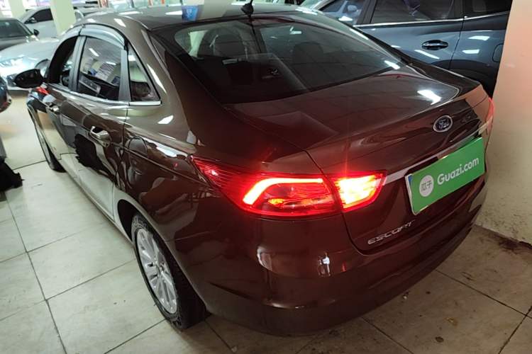 Used Ford Escort 2015 1.5L Automatic Fashion Model Rear Left 45 Deg