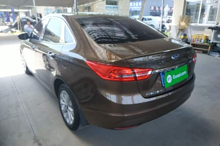 Used Ford Escort 2015 1.5L Automatic Fashion Model Rear Left 45 Deg