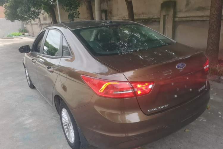 Used Ford Escort 2015 1.5L Automatic Comfort Edition Rear Left 45 Deg