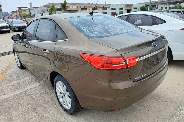 Used Ford Escort 2015 1.5L Manual Fashion Edition Rear Left 45 Deg