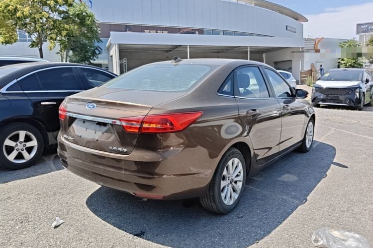 Used Ford Escort 2015 1.5L Automatic Fashion Model Rear Right 45 Deg