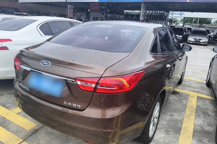 Used Ford Escort 2015 1.5L Automatic Fashion Model Rear Right 45 Deg