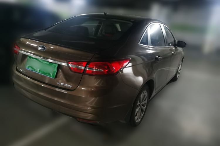 Used Ford Escort 2015 1.5L Automatic Fashion Model Rear Right 45 Deg