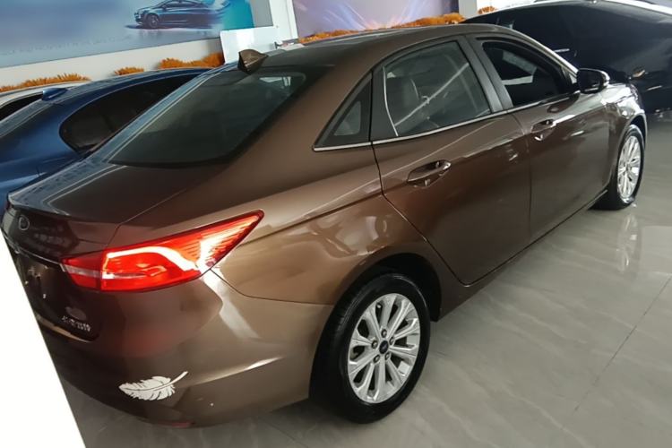 Used Ford Escort 2015 1.5L Automatic Fashion Model Rear Right 45 Deg