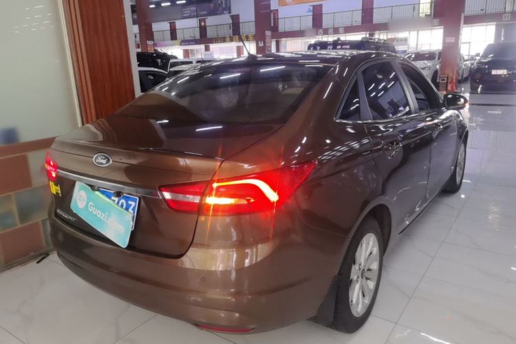 Used Ford Escort 2015 1.5L Manual Fashion Edition Rear Right 45 Deg