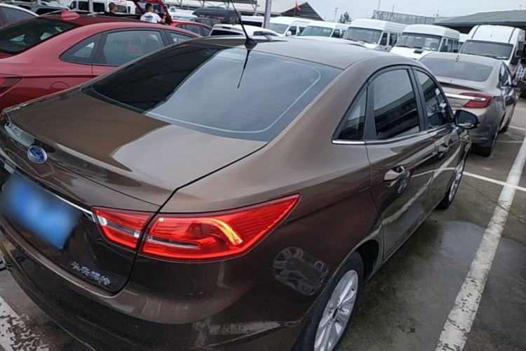 Used Ford Escort 2015 1.5L Automatic Fashion Model Rear Right 45 Deg