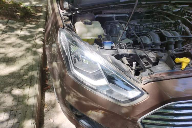 Used Ford Escort 2015 1.5L Manual Comfort Model Right Front Headlight