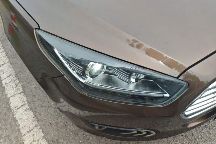 Used Ford Escort 2015 1.5L Manual Comfort Model Right Front Headlight