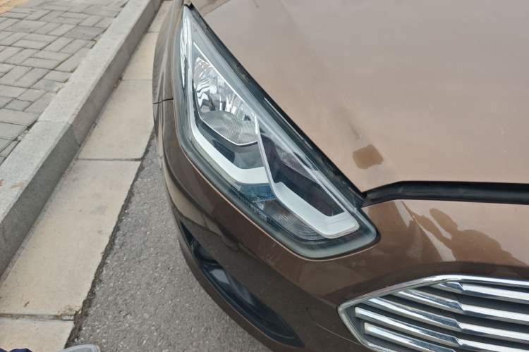 Used Ford Escort 2015 1.5L Manual Comfort Model Right Front Headlight