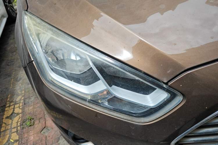 Used Ford Escort 2015 1.5L Automatic Fashion Model Right Front Headlight