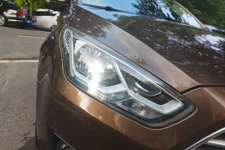 Used Ford Escort 2015 1.5L Automatic Fashion Model Right Front Headlight