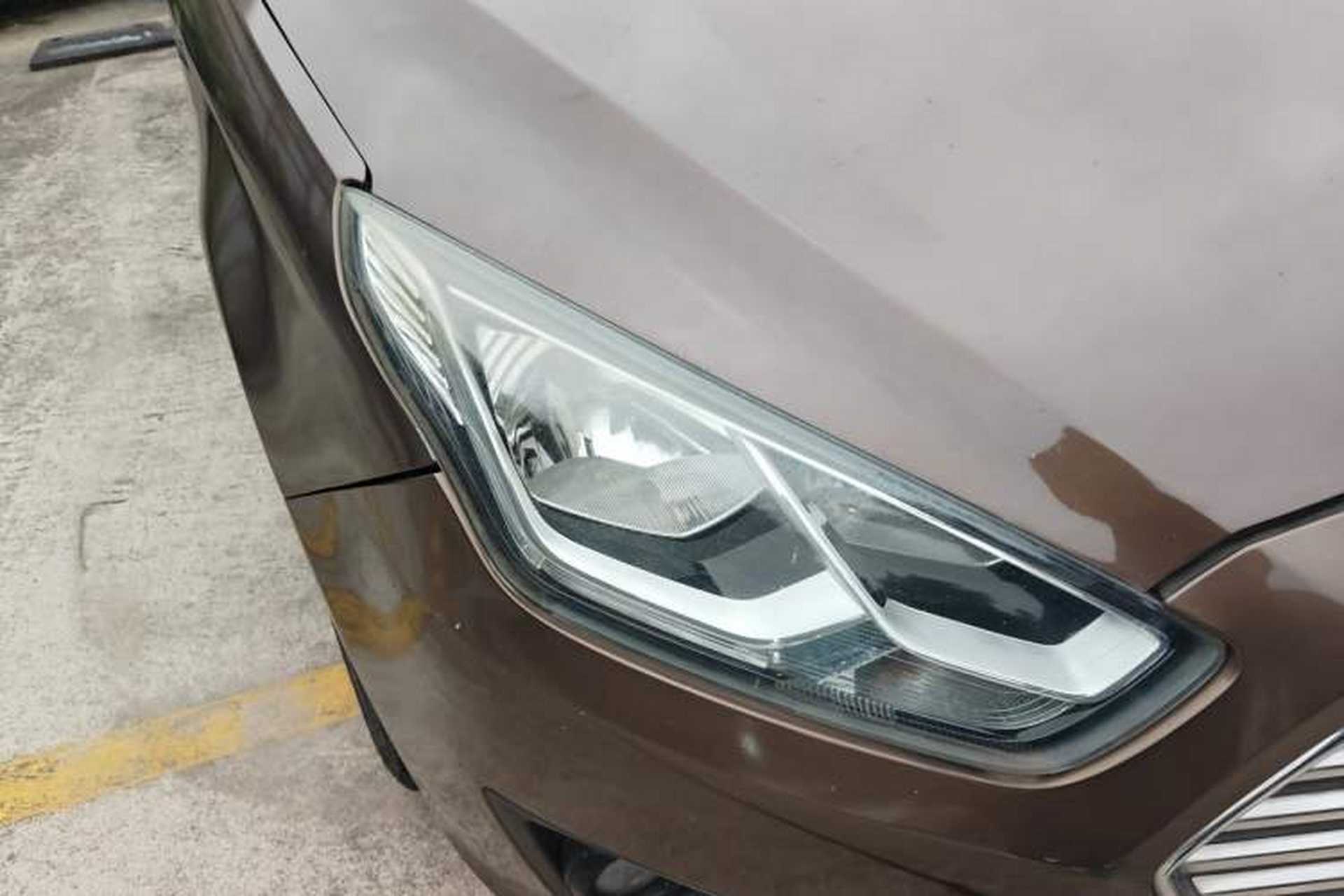 Used Ford Escort 2015 1.5L Manual Fashion Edition Right Front Headlight