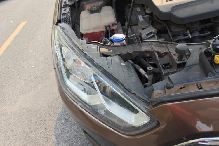 Used Ford Escort 2015 1.5L Automatic Comfort Edition Right Front Headlight