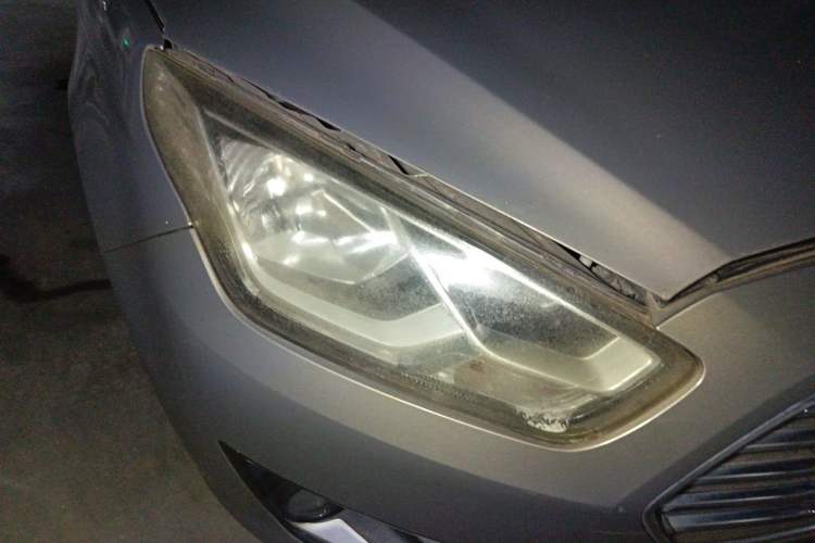 Used Ford Escort 2015 1.5L Manual Fashion Edition Right Front Headlight