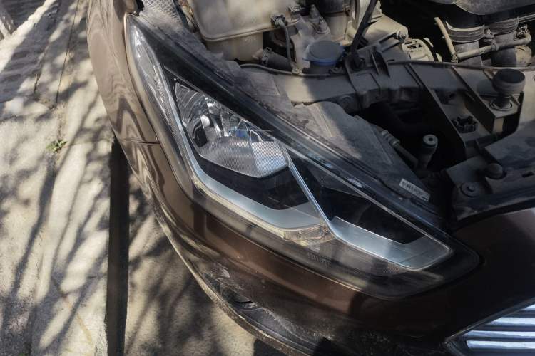 Used Ford Escort 2015 1.5L Automatic Comfort Edition Right Front Headlight