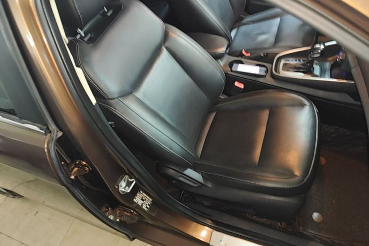 Used Ford Escort 2015 1.5L Automatic Fashion Model Right Front Seat