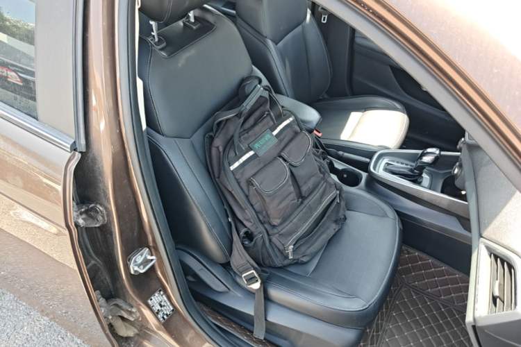 Used Ford Escort 2015 1.5L Automatic Fashion Model Right Front Seat