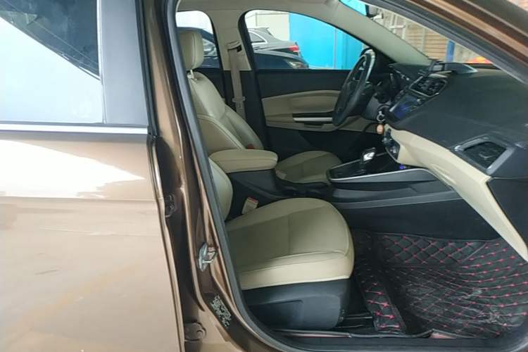 Used Ford Escort 2015 1.5L Automatic Fashion Model Right Front Seat