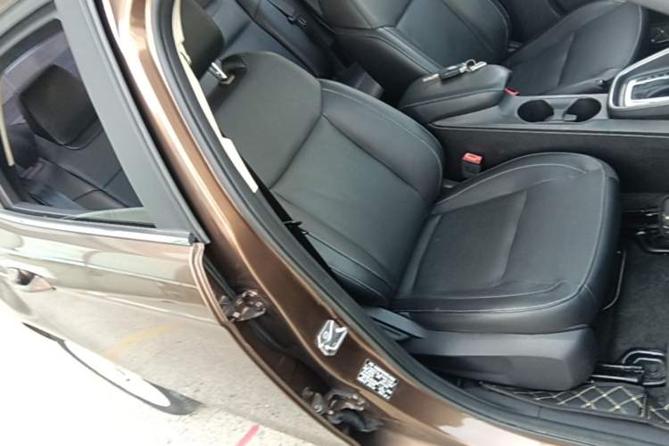 Used Ford Escort 2015 1.5L Automatic Fashion Model Right Front Seat