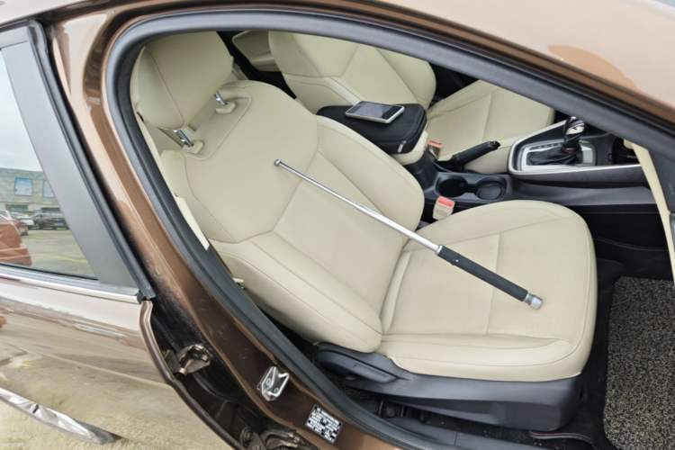 Used Ford Escort 2015 1.5L Automatic Fashion Model Right Front Seat