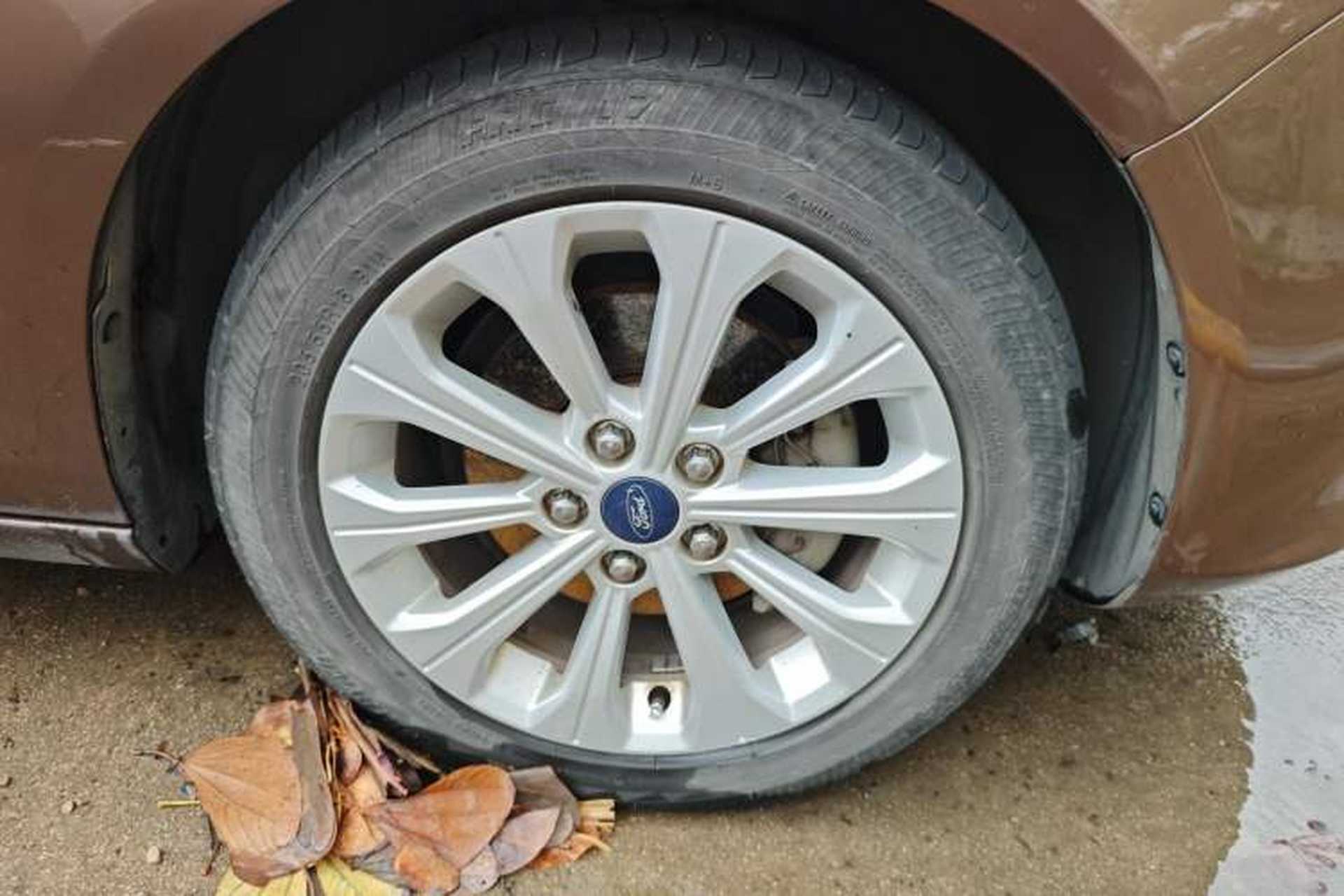 Used Ford Escort 2015 1.5L Manual Fashion Edition Right Front Wheel Hub