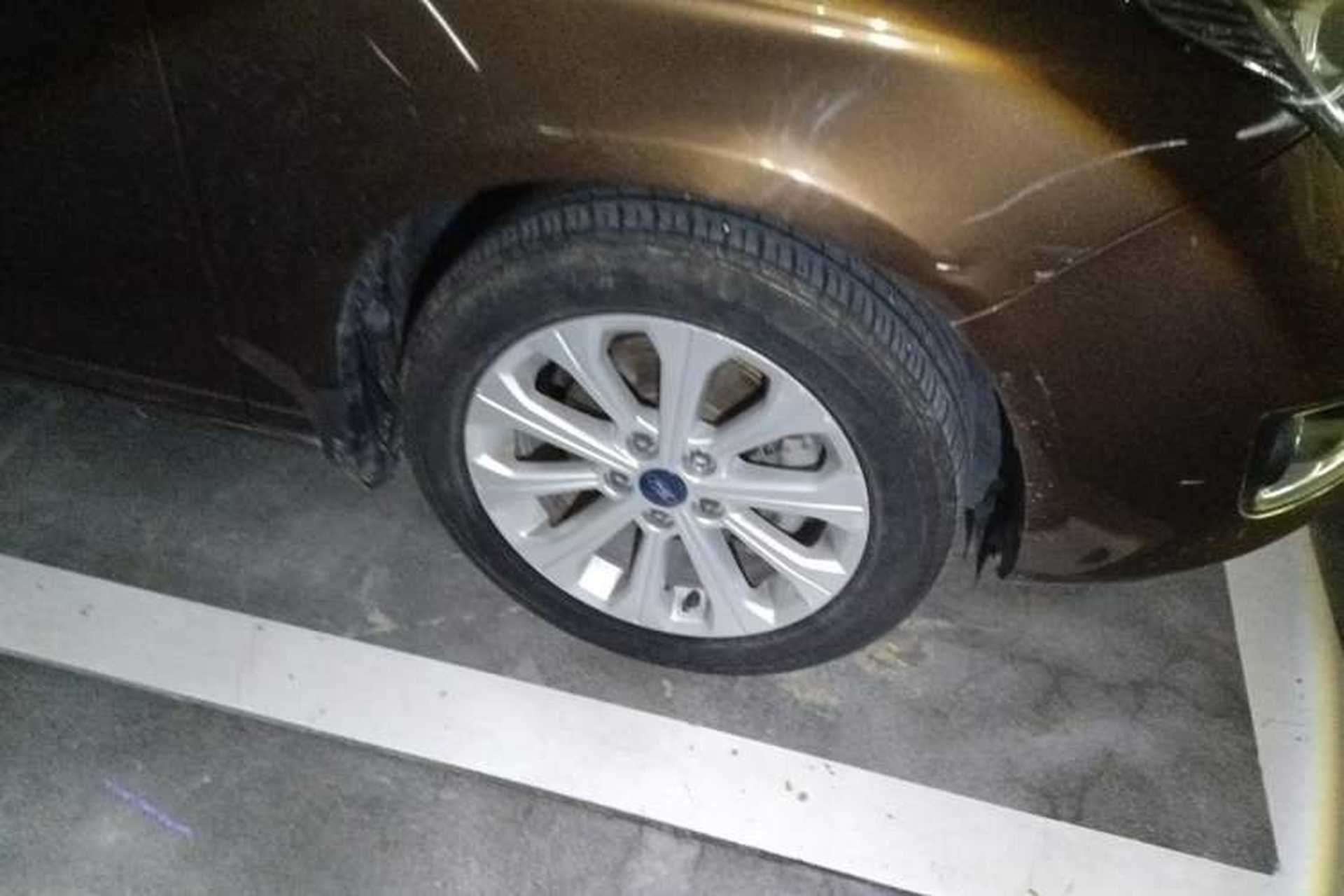 Used Ford Escort 2015 1.5L Automatic Fashion Model Right Front Wheel Hub