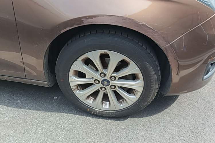 Used Ford Escort 2015 1.5L Automatic Fashion Model Right Front Wheel Hub