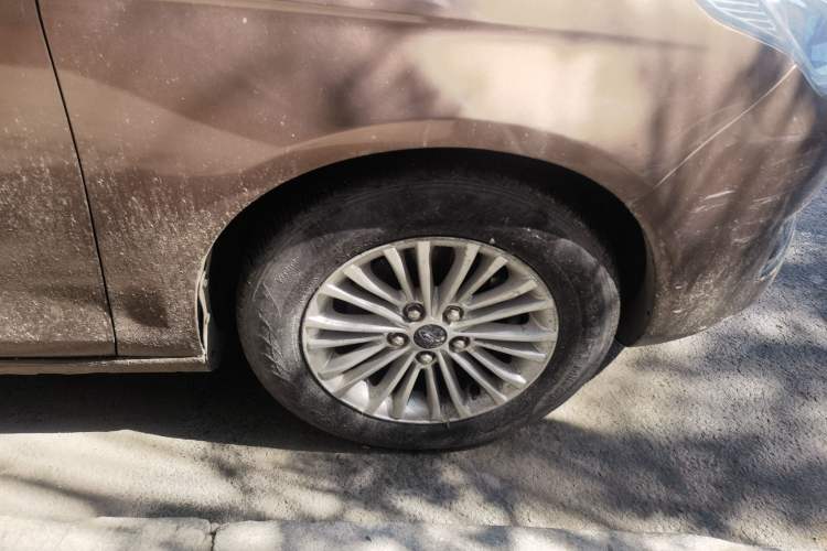 Used Ford Escort 2015 1.5L Automatic Comfort Edition Right Front Wheel Hub