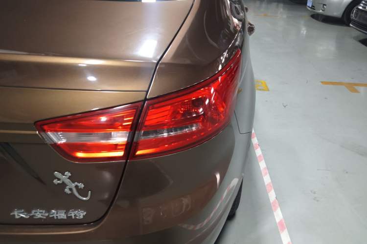 Used Ford Escort 2015 1.5L Automatic Comfort Edition Right Rear Taillight