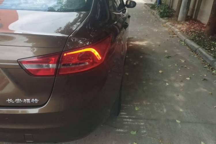 Used Ford Escort 2015 1.5L Automatic Comfort Edition Right Rear Taillight
