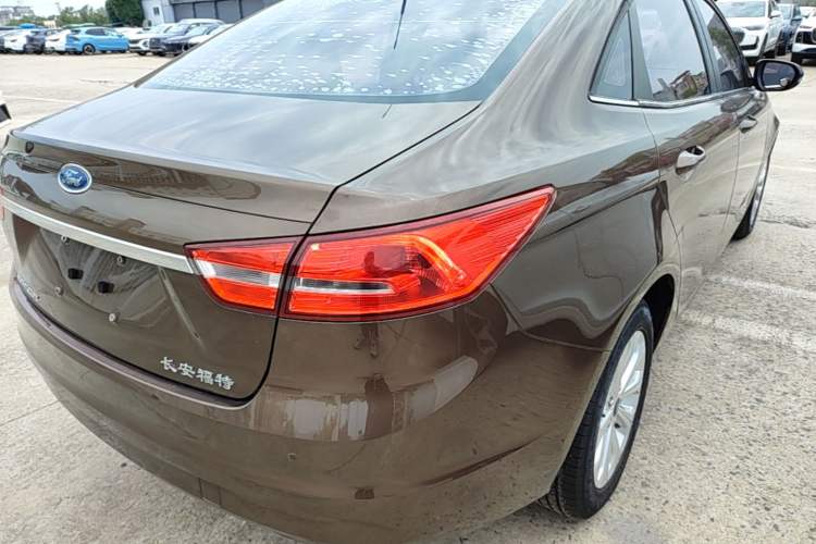 Used Ford Escort 2015 1.5L Manual Fashion Edition Right Rear Taillight