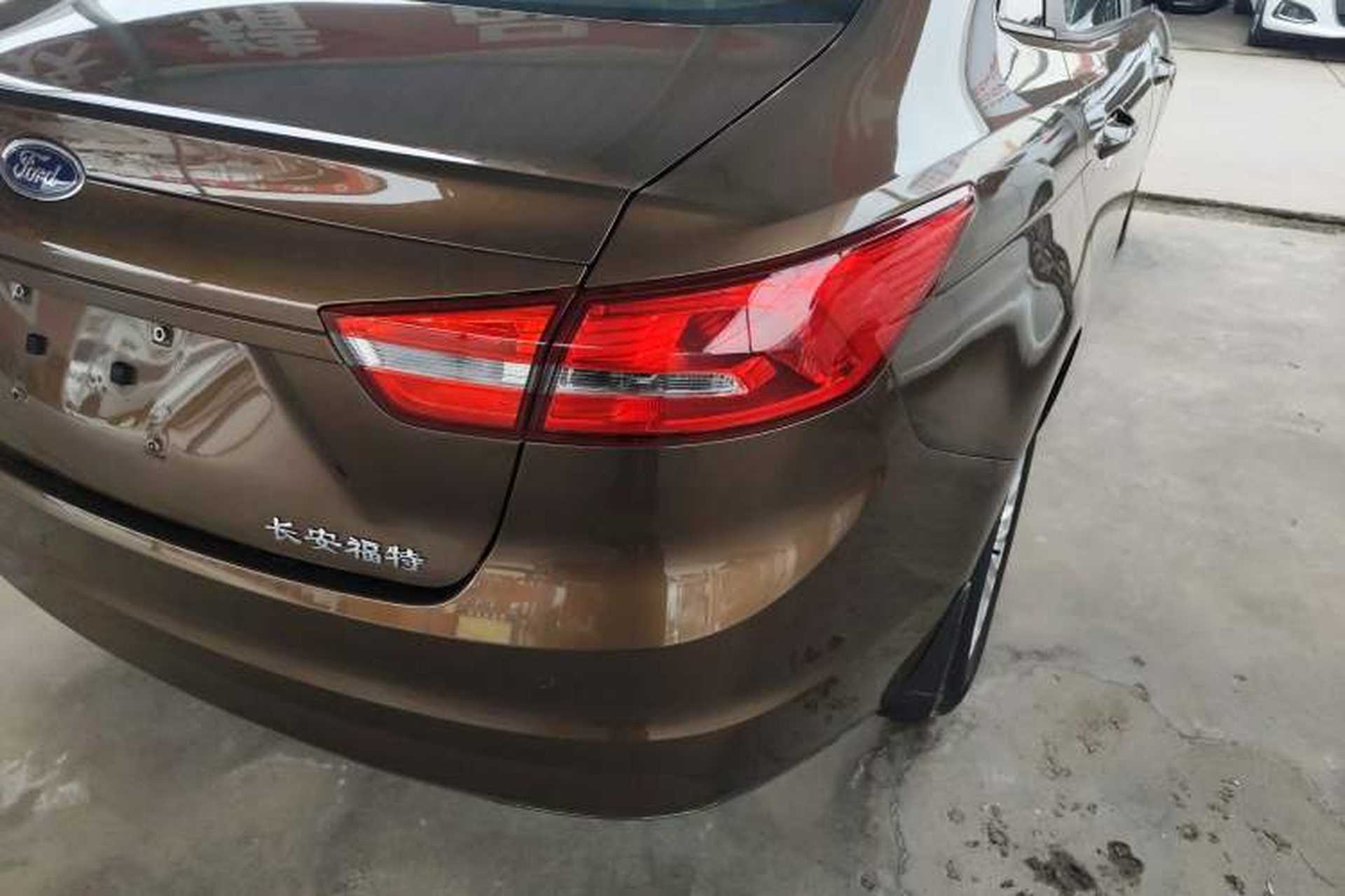 Used Ford Escort 2015 1.5L Automatic Comfort Edition Right Rear Taillight