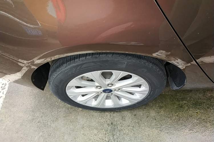 Used Ford Escort 2015 1.5L Automatic Fashion Model Right Rear Wheel Hub