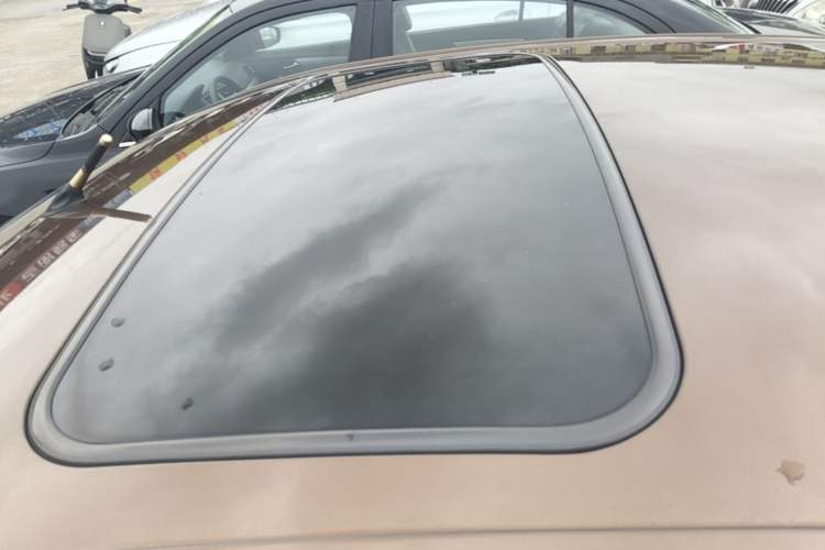 Used Ford Escort 2015 1.5L Automatic Fashion Model Roof