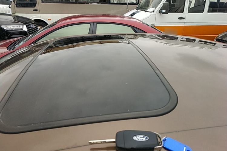 Used Ford Escort 2015 1.5L Automatic Fashion Model Roof