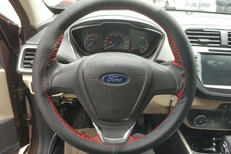 Used Ford Escort 2015 1.5L Automatic Comfort Edition Steering Wheel