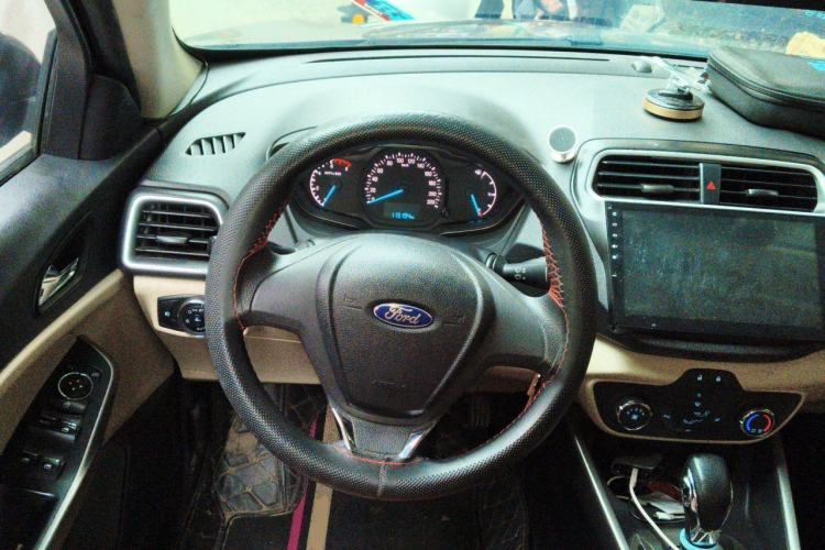 Used Ford Escort 2015 1.5L Automatic Comfort Edition Steering Wheel