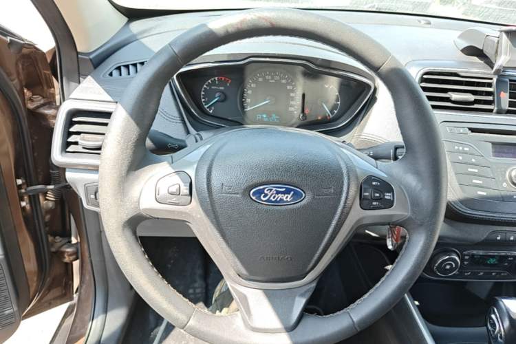 Used Ford Escort 2015 1.5L Automatic Fashion Model Steering Wheel