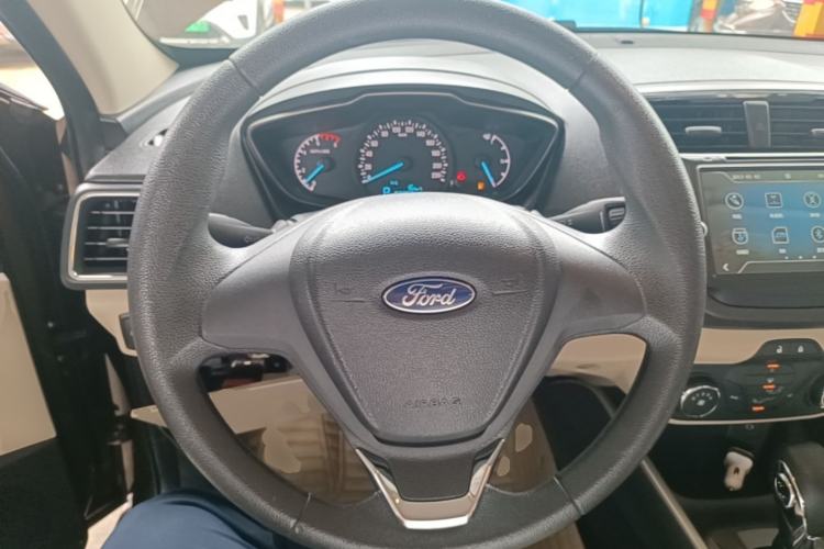 Used Ford Escort 2015 1.5L Automatic Comfort Edition Steering Wheel
